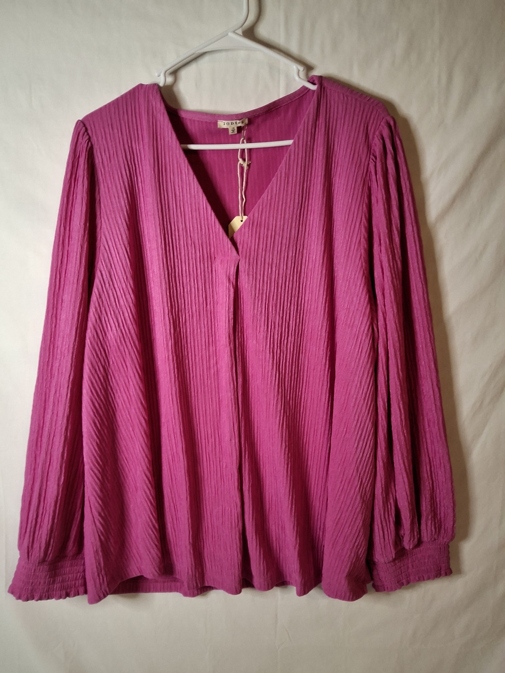 JODIFL Fuchsia Pleated V-Neck Long Sleeve Top